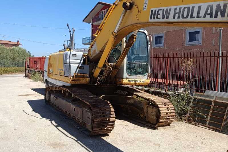 OmecoHub - Immagine NEW HOLLAND E245B